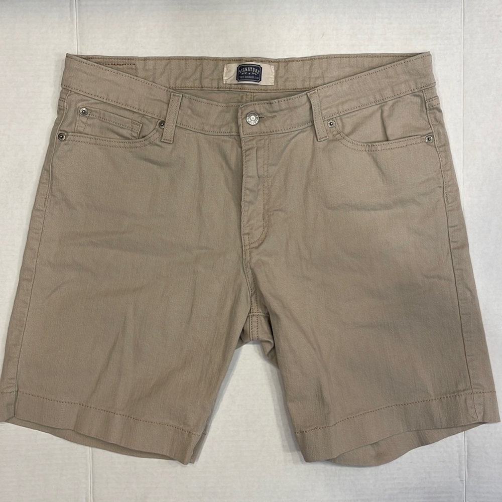 Levi’s signature tan shorts size 14